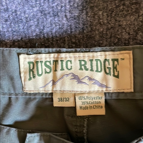 Rustic Ridge Olive Cargo Pants - Picture 2 of 10